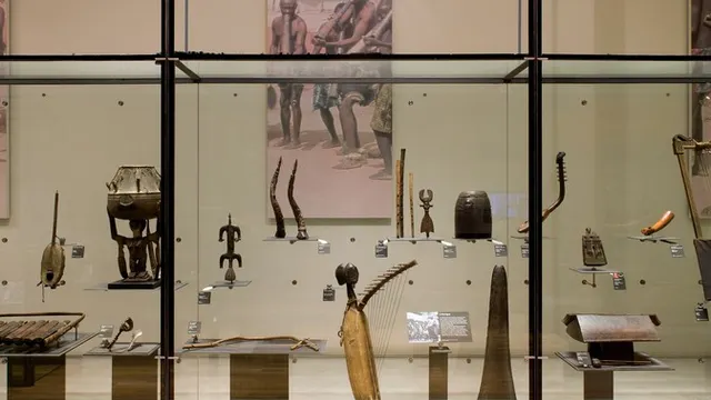 Visite timbrée au Musée de la musique : À poil et à plumes !