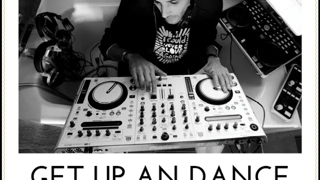 Julien To au Chacha Club