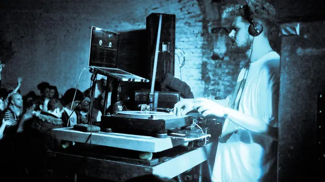 Dwsc: Suze Ijó, Loefah