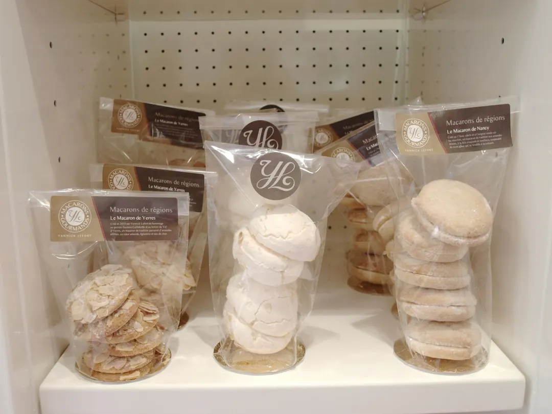 Macarons Gourmands Shop Paris