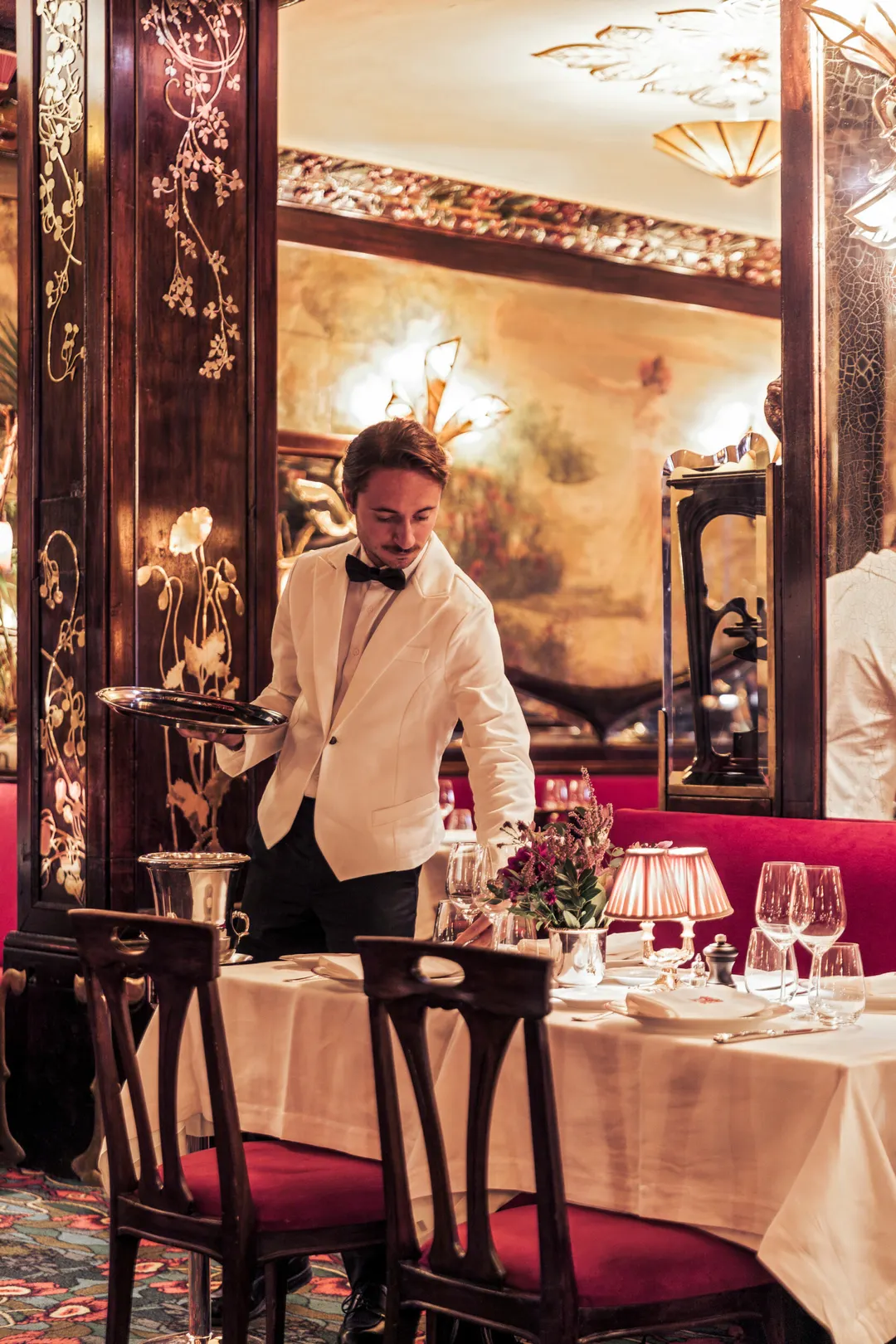 Maxim's Restaurant Bar Paris