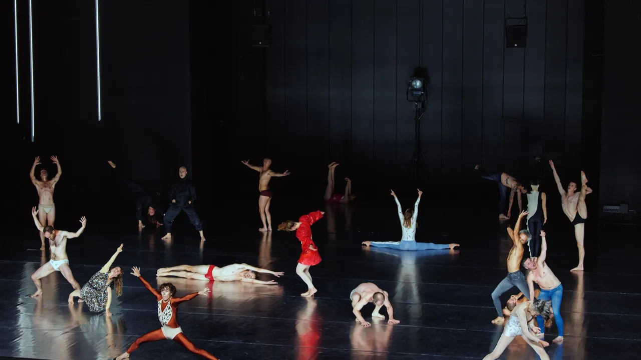 "10000 gestes" de Boris Charmatz