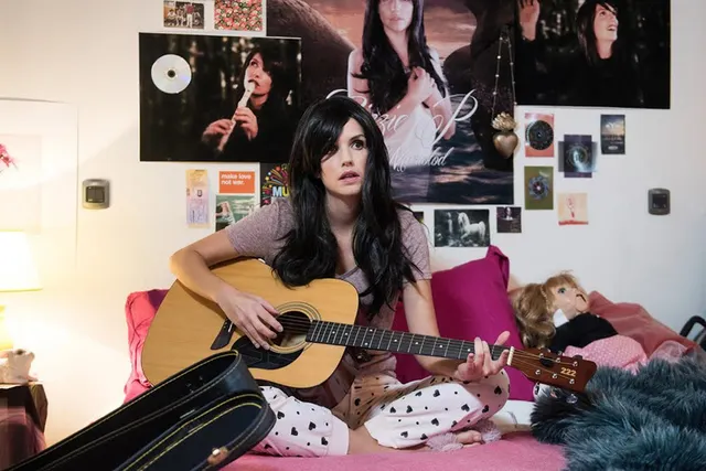 Les Filles d'Aujourd'hui, les parodies hilarantes de Laurence Arné