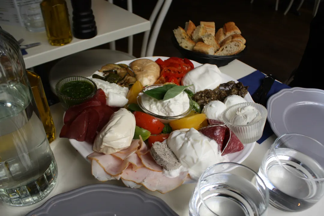 Mozzato, Comptoir à Mozzarella Restaurant Paris