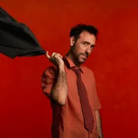 NOUVELLE SAISON DES CONCERTS CLASH : CHARLIE WINSTON ET SA MUSIQUE POP RÉINVENTENT LE CLASSIQUE