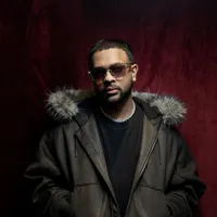 Mumzy Stranger