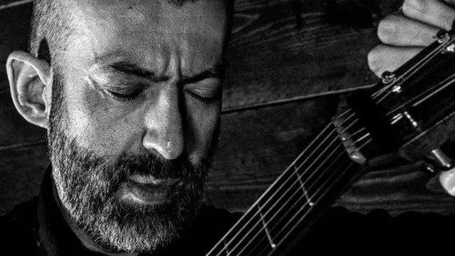 Jon Gomm