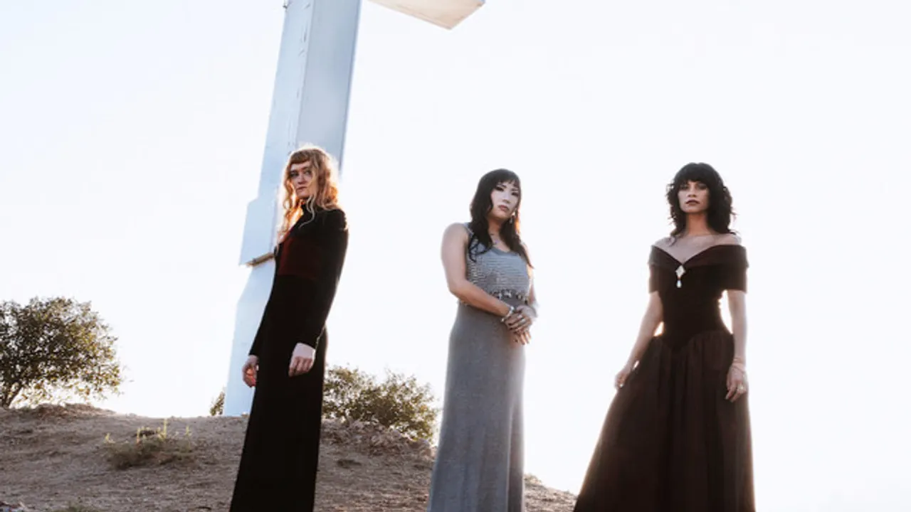 L.A. WITCH & The Buttertones
