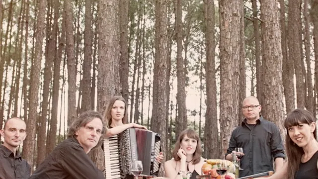 Mzaza, En visite d'Australie Musique Sans Frontieres