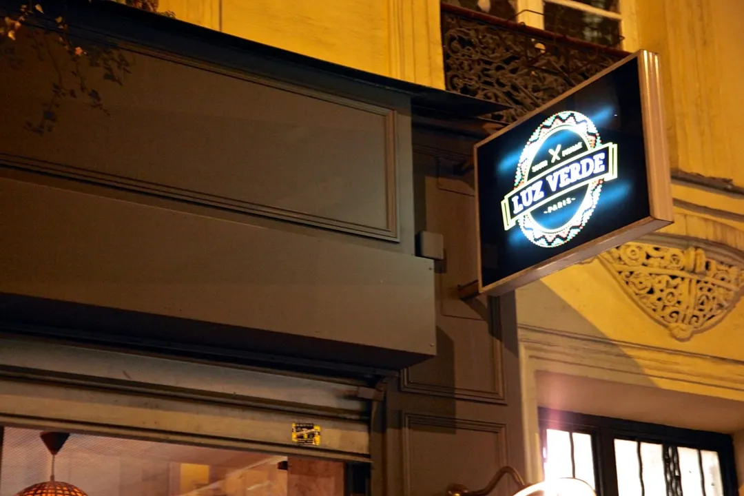 Luz Verde Bar Restaurant Paris