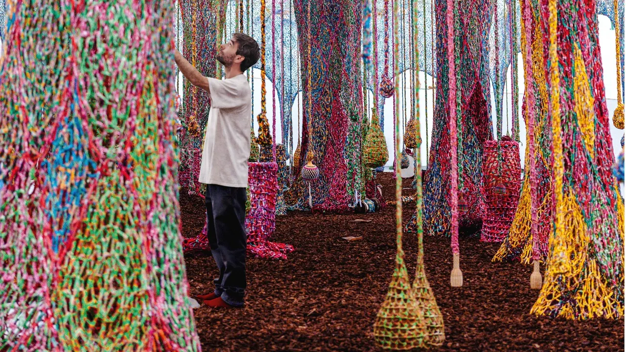 Ernesto Neto - Nosso Barco Tambor Terra