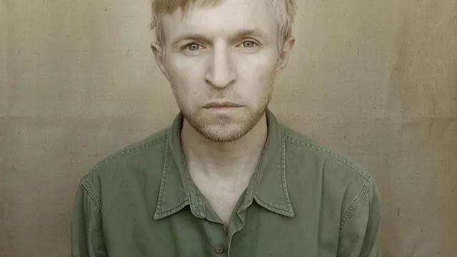 Jay-Jay Johanson + In the canopy en concert