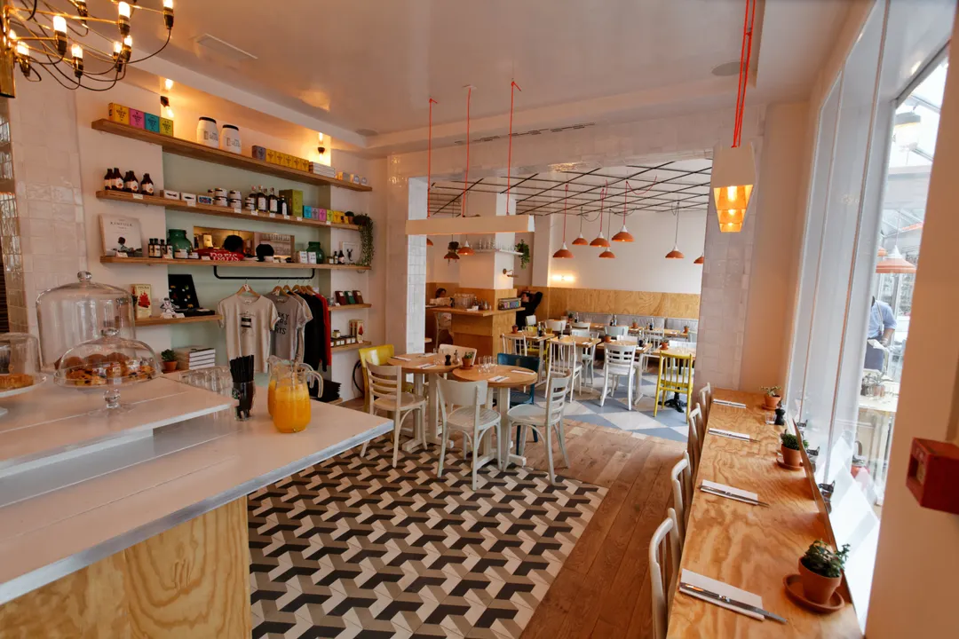 Clint Restaurant Shop Paris