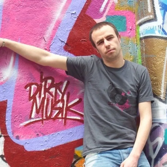 Az M