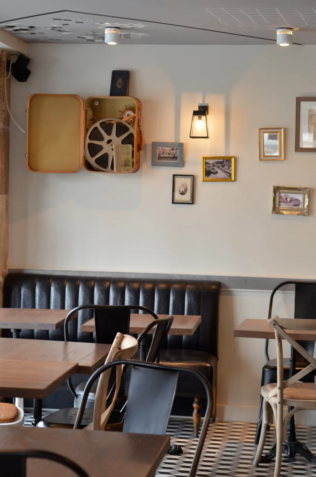 Le Petit Carillon Restaurant Bar Paris