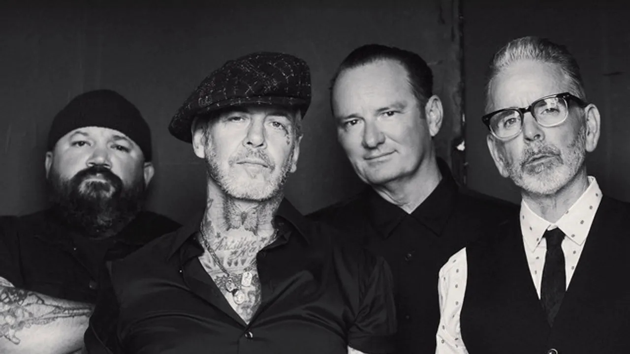 SOCIAL DISTORTION