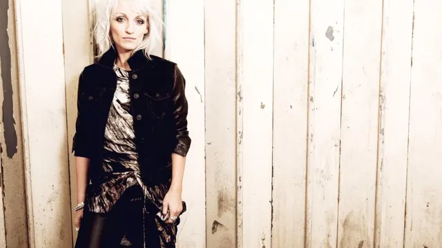Laura Jones, Amnaye & Les Tontons Diggers