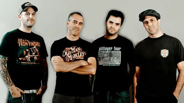 The Adolescents en concert