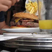 Le Café Charlot