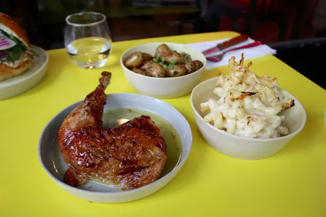 Gallina, cocktails et poulet rôti, au Canal Saint Martin