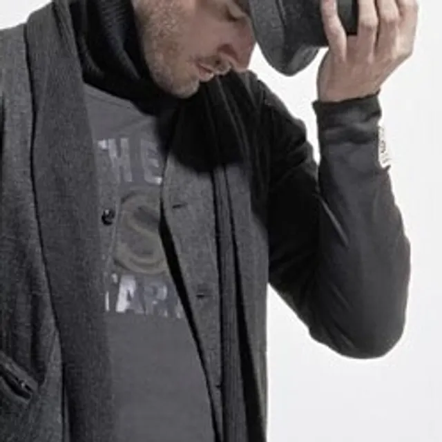 Damien V