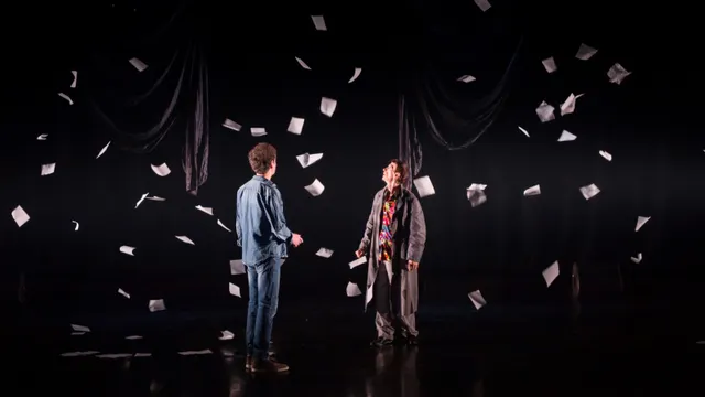 VOLE ENTRE LES DEUX