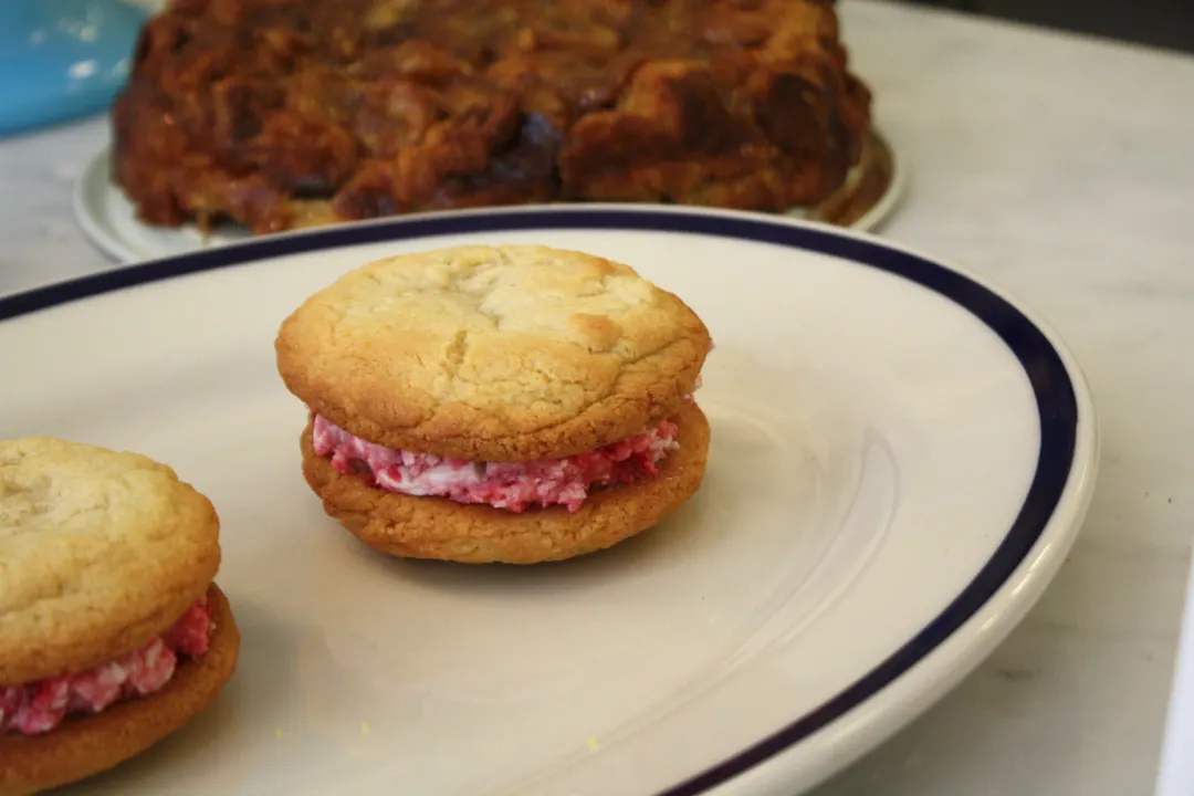 Clove Bakery Shop Paris