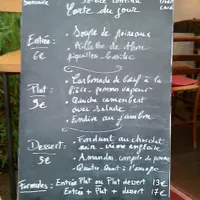 La petite maison dans la cour