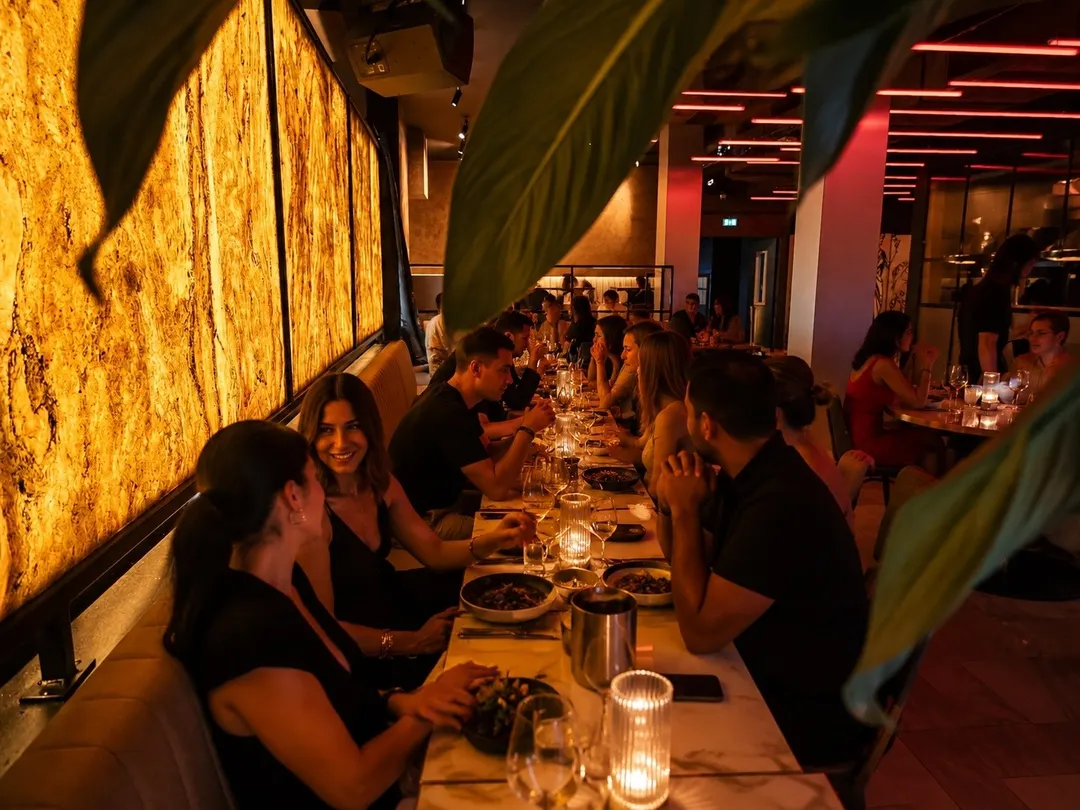 La Fav Restaurant Club Bar Paris