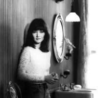 Lari White