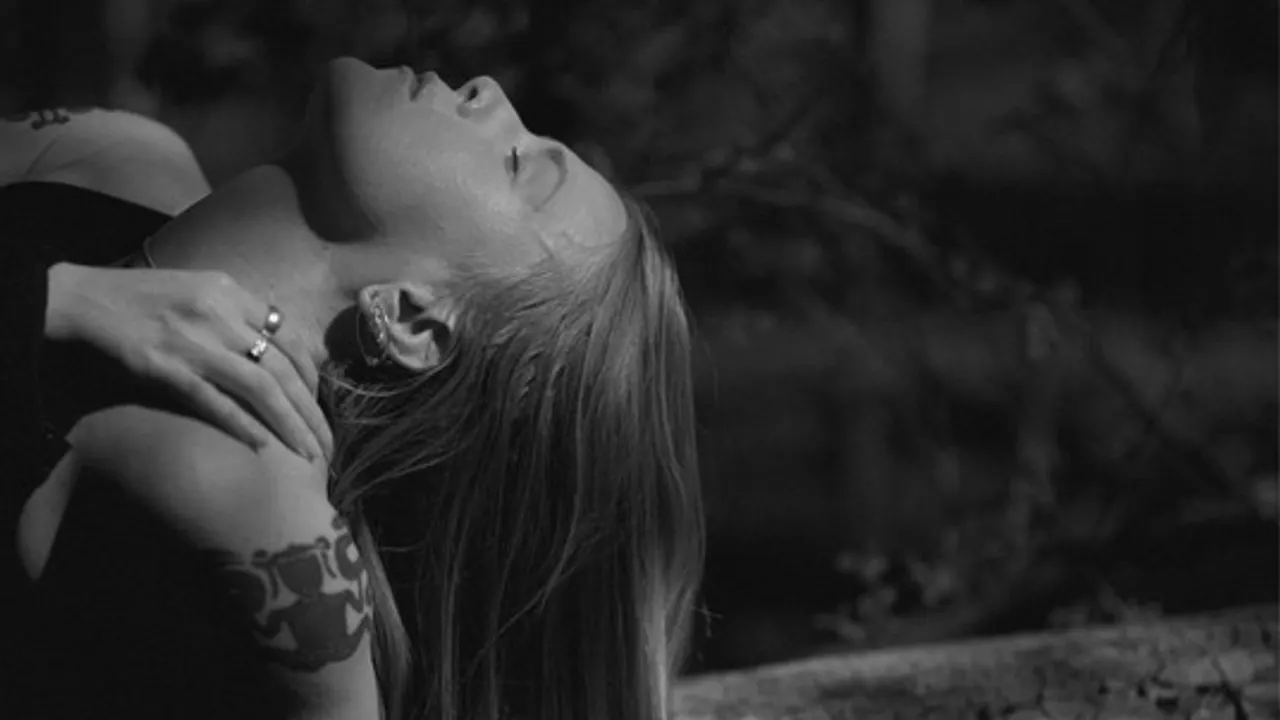 Blood and Sun, Society of the Silver Cross, Linnea Hjertén