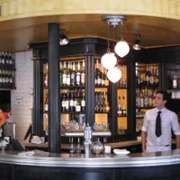 Le Café Charlot