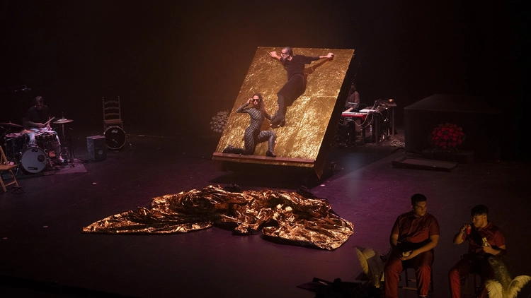 "Matarife / Paraíso" de Andrés Marín & Ana Morales