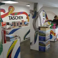 Taschen pop-up store