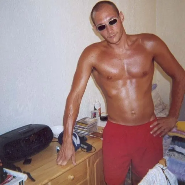 Damien L
