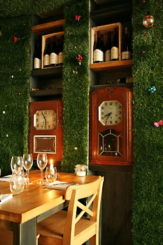 Les Agités Club Restaurant Bar Paris