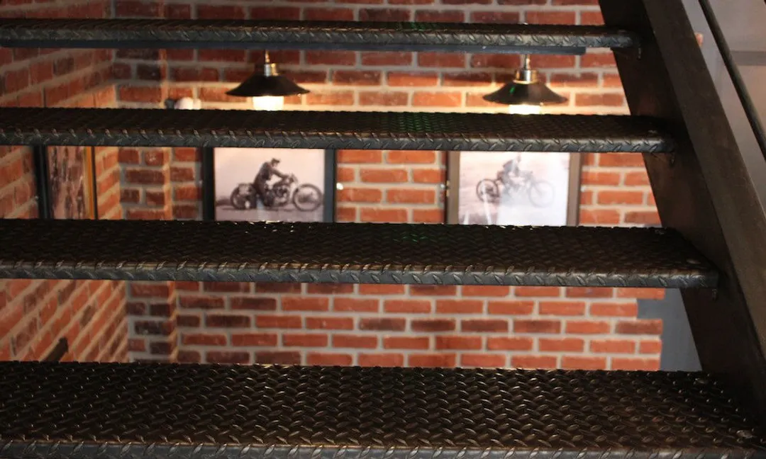 Chesterfield Café Club Restaurant Bar Paris