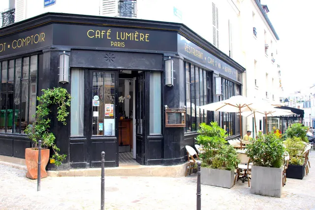 Le Café Lumière
