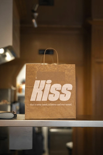 Kiss Restaurant Paris