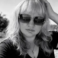 Anna B May