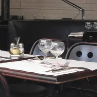 Le Café Charlot