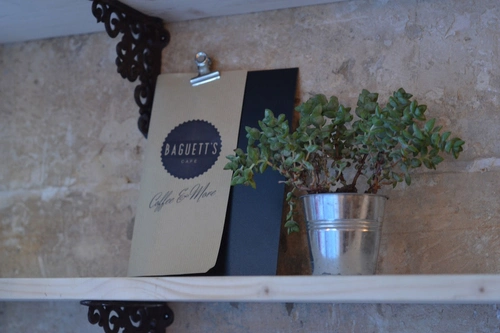 Baguett's Café Restaurant Paris