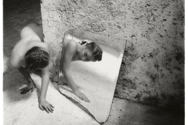 Francesca Woodman : la photographie comme seconde peau, à la fondation Henri Cartier-Bresson