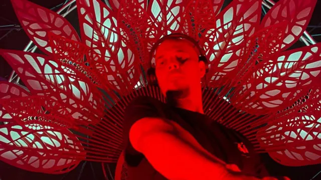 Miz Megs - Flipside - Tyler Hill - Randomdoug