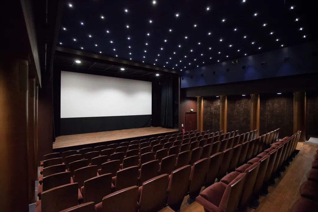 Le Louxor Salle Paris