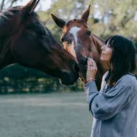 Nicki Bluhm