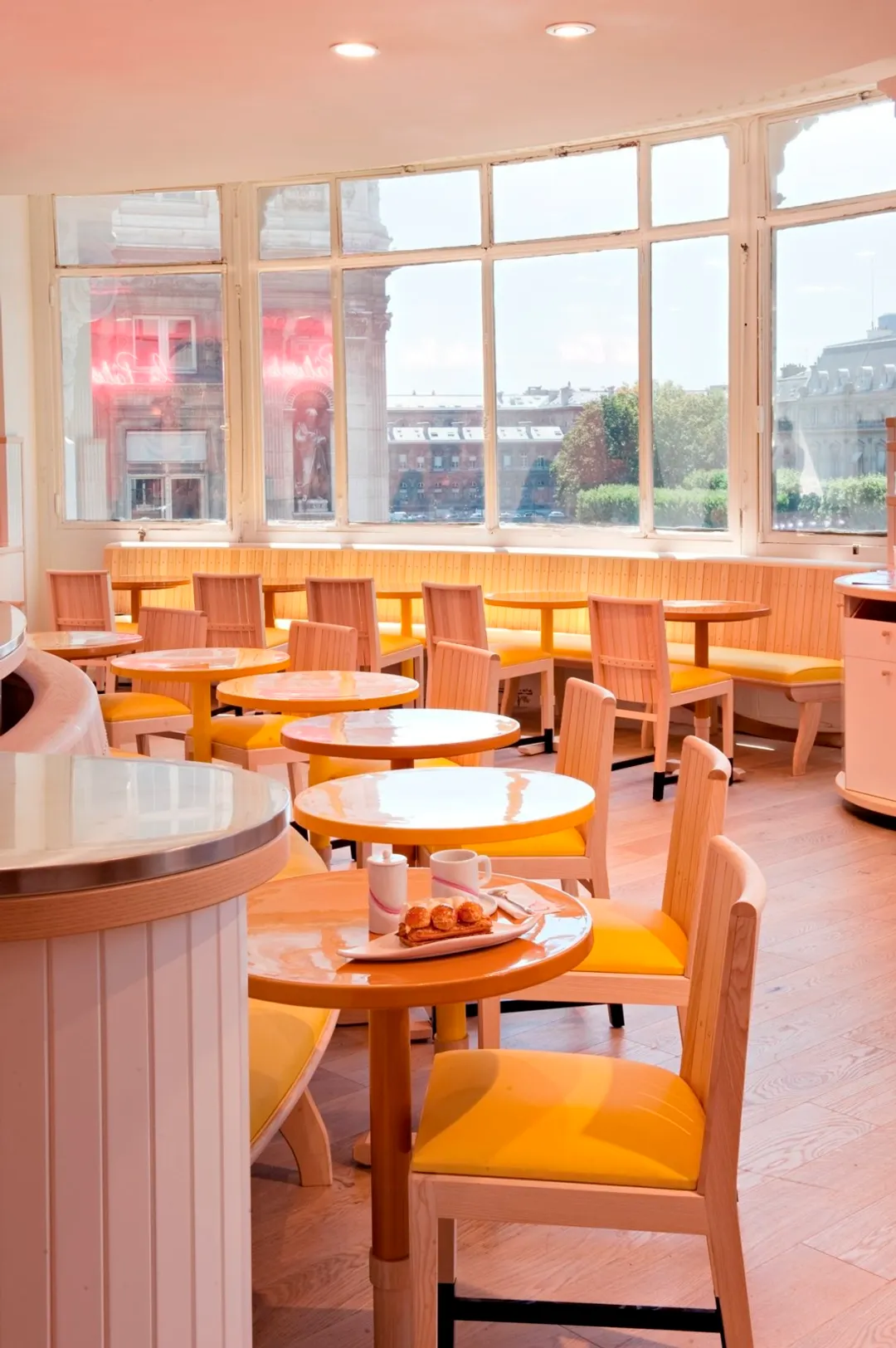 La Pâtisserie des Rêves - BHV Marais Restaurant Shop Paris
