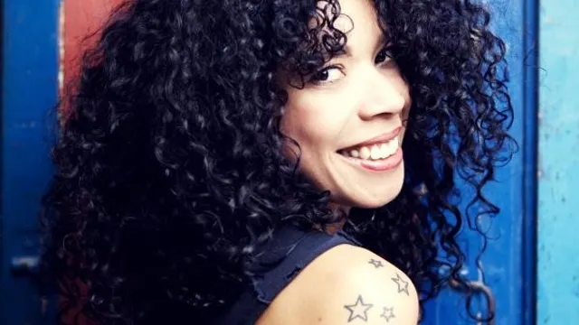 Flavia Coelho