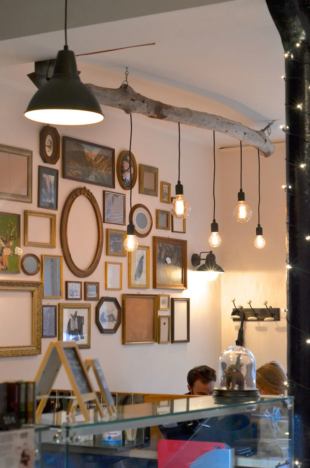 Bears and Raccoons Restaurant Paris