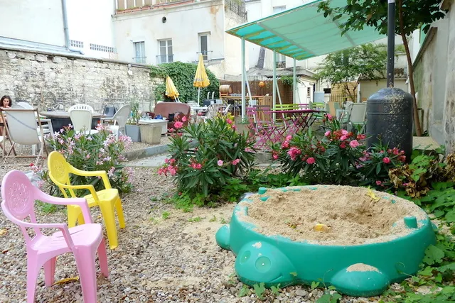 Au Fond du Jardin